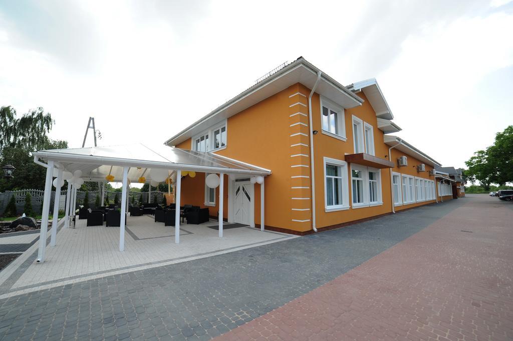 Zajazd Cobra Ostrow Mazowiecka Exterior photo